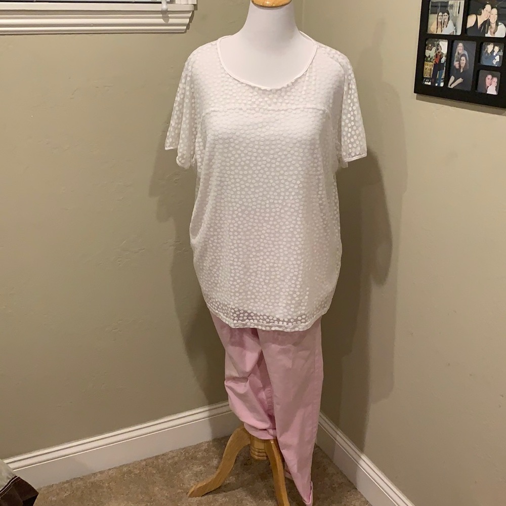 👚 White polka dot shirt